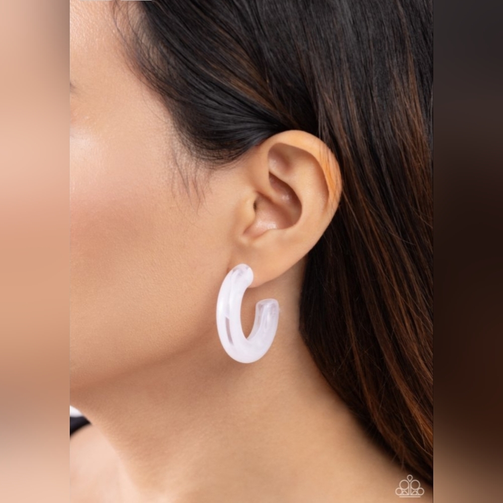 Glassy GAZE White Hoop Earrings